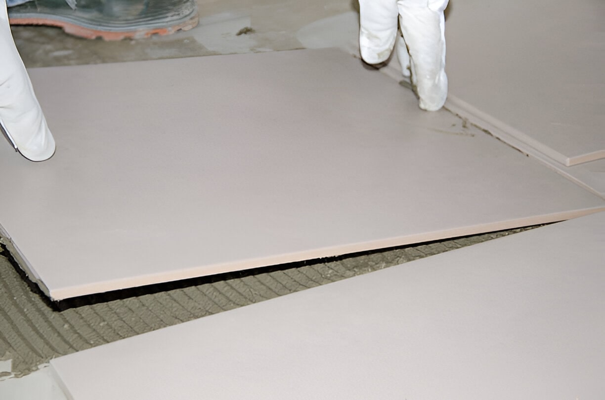 تركيب البلاط باحترافية في دبي Tiling in the UAE